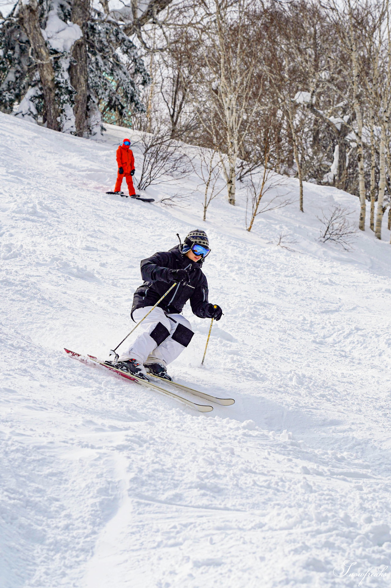 札幌国際スキー場 積雪たっぷり 300cm。コンディション良好なゲレンデでモーグル女子 ・畑田繭さんとコブコブセッション！